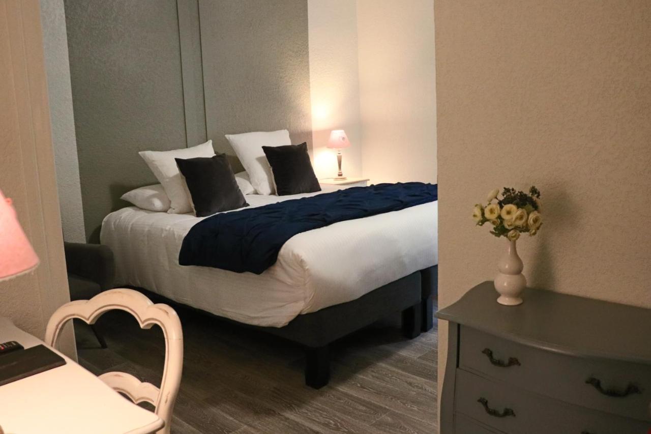 Logis Hotel Restaurant La Brasserie Treignac ภายนอก รูปภาพ