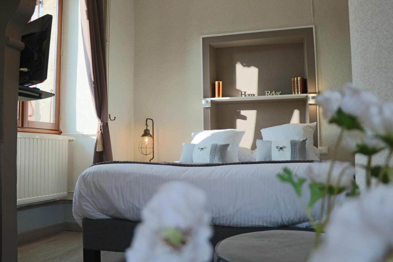 Logis Hotel Restaurant La Brasserie Treignac ภายนอก รูปภาพ