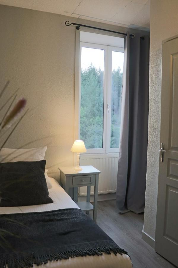 Logis Hotel Restaurant La Brasserie Treignac ภายนอก รูปภาพ