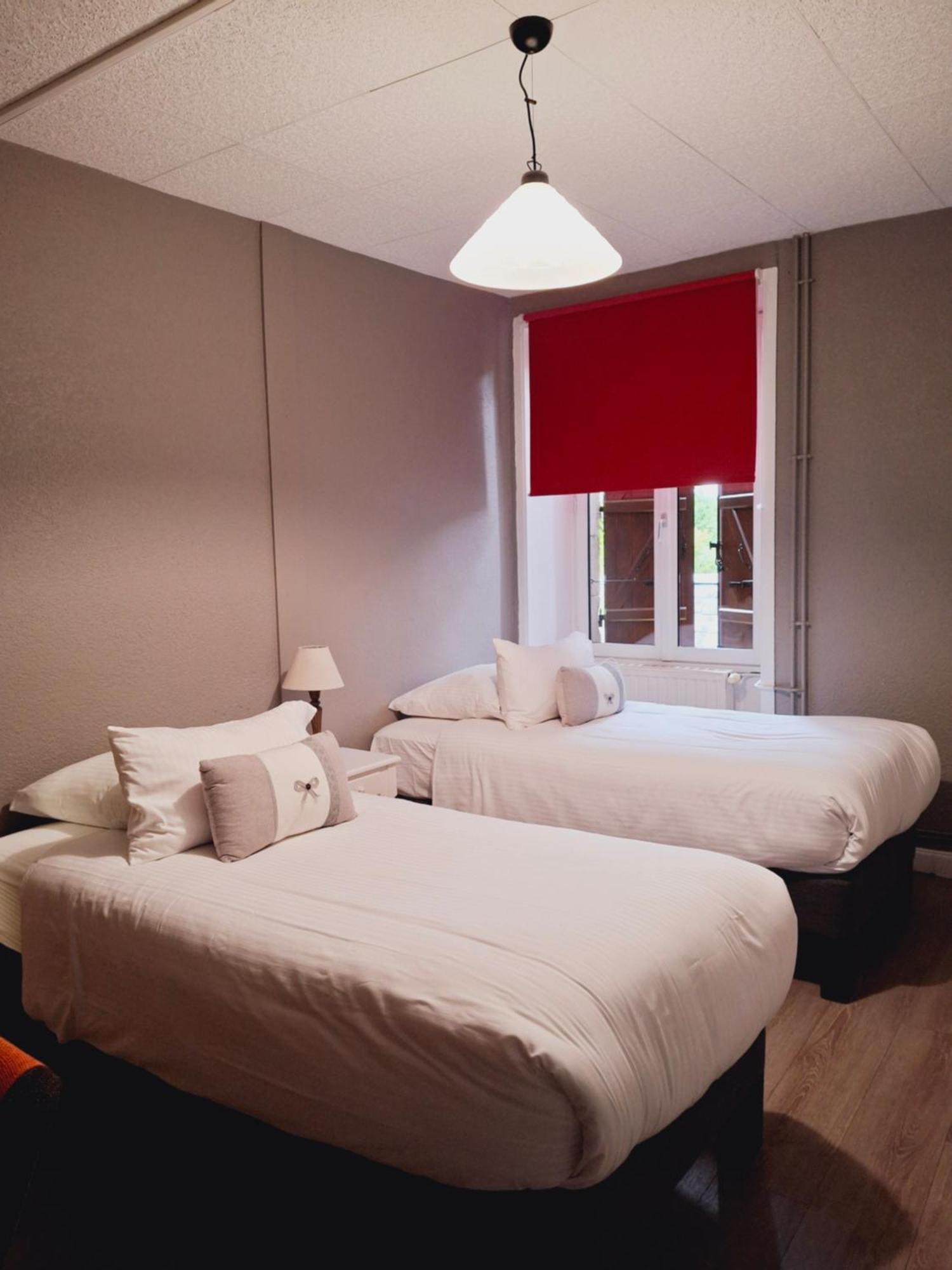 Logis Hotel Restaurant La Brasserie Treignac ภายนอก รูปภาพ