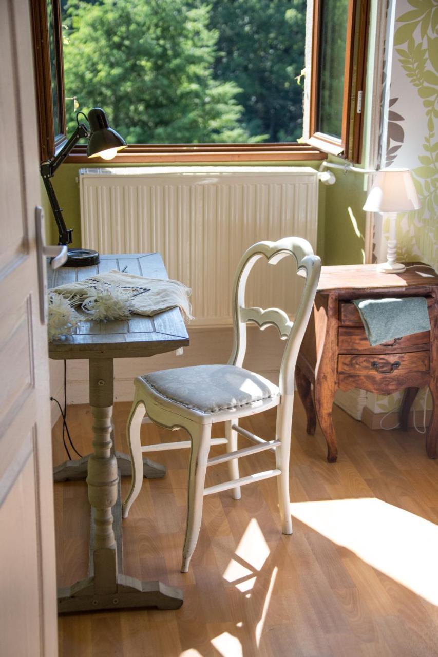Logis Hotel Restaurant La Brasserie Treignac ภายนอก รูปภาพ