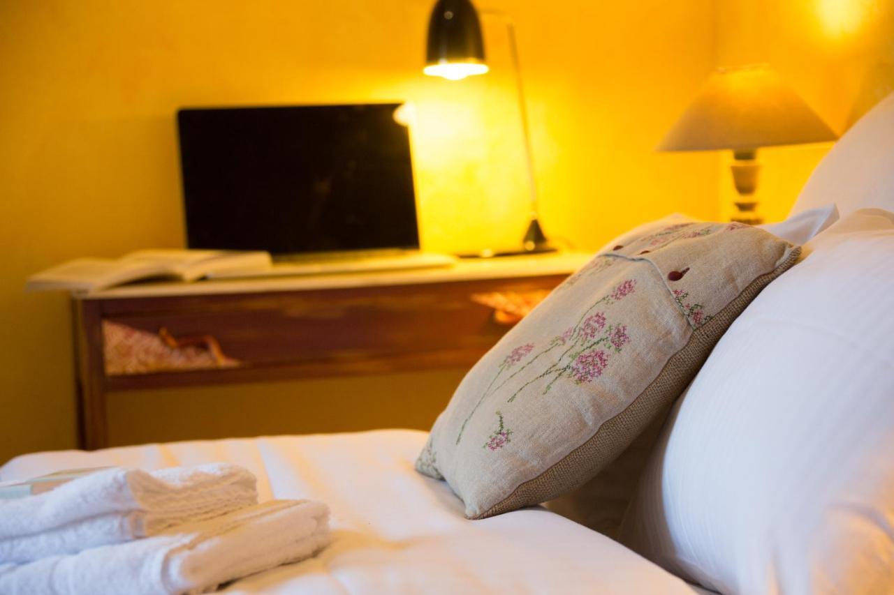 Logis Hotel Restaurant La Brasserie Treignac ภายนอก รูปภาพ