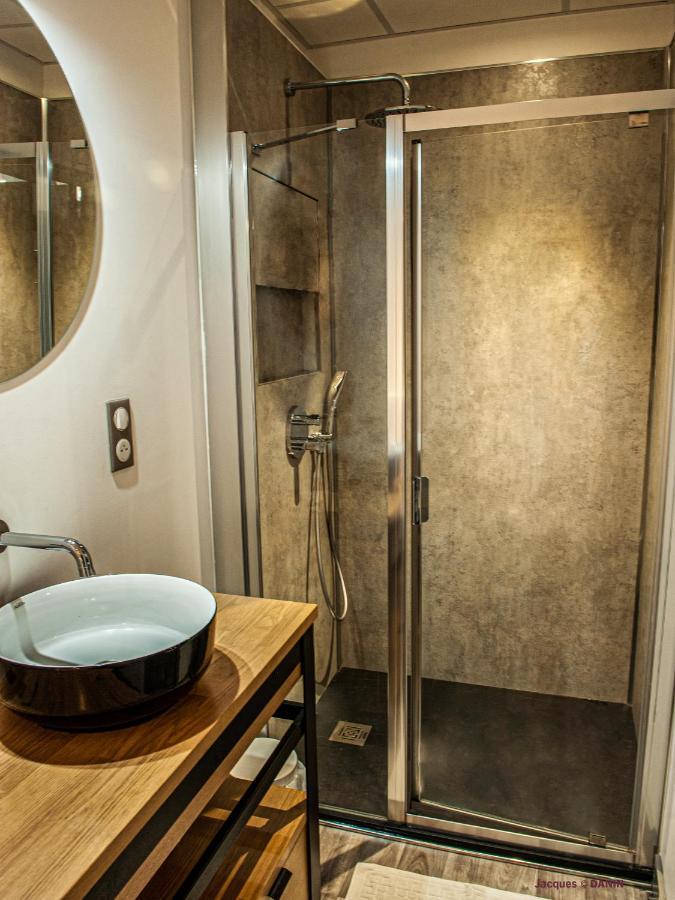 Logis Hotel Restaurant La Brasserie Treignac ภายนอก รูปภาพ